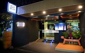 De Lux Bangkok Hotel
