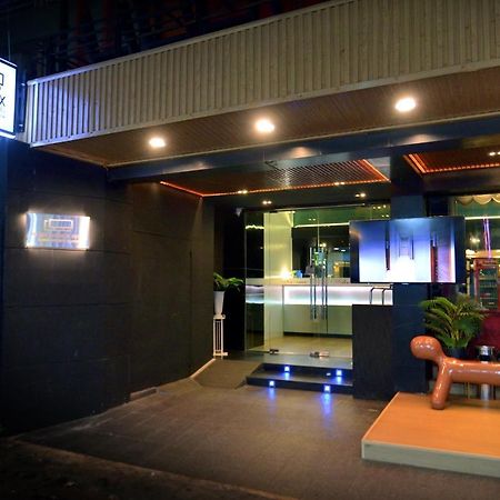 De Lux Bangkok Hotel Exterior foto